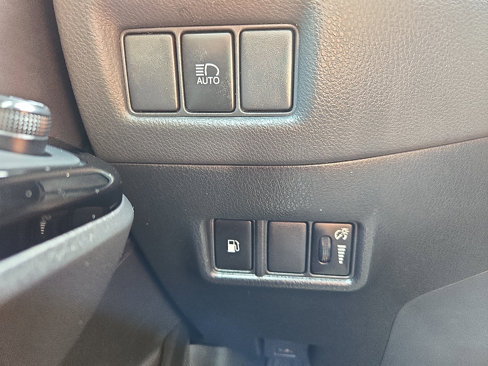 Used 2021 Toyota C-HR Nightshade image 23