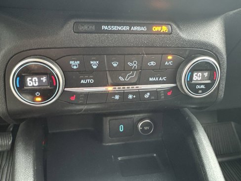Used 2020 Ford Escape Titanium image 19