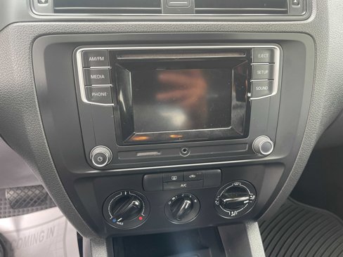 Used 2016 Volkswagen Jetta S image 18