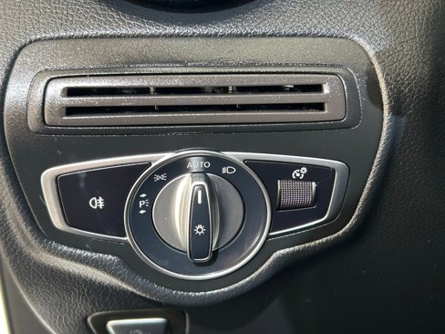 Used 2019 Mercedes-Benz GLC 300 image 32