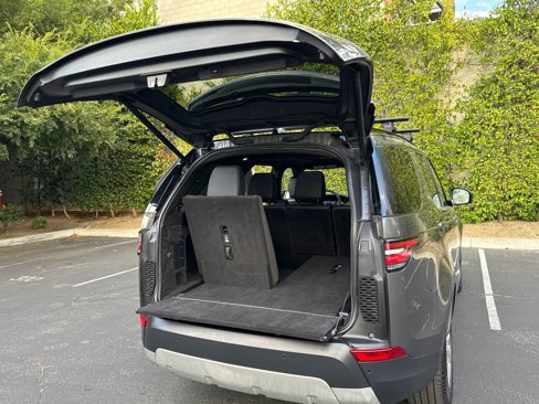 Used 2018 Land Rover Discovery HSE image 15