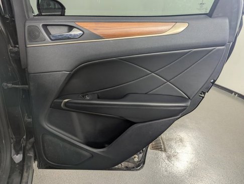 Used 2018 Lincoln MKC Reserve image 18