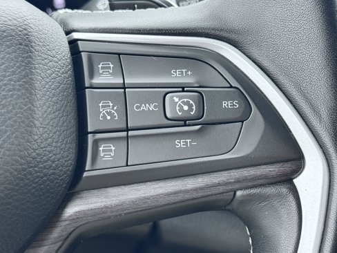 Certified 2022 Jeep Grand Cherokee L Limited image 37