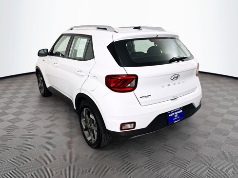 Certified 2024 Hyundai Venue SEL image 7