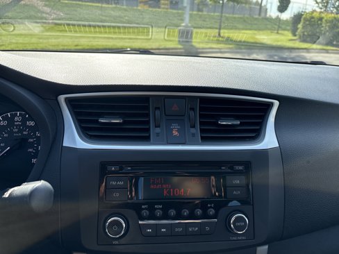 Used 2015 Nissan Sentra S image 28