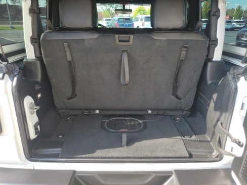 Used 2023 Jeep Wrangler Rubicon w/ Cold Weather Group image 17