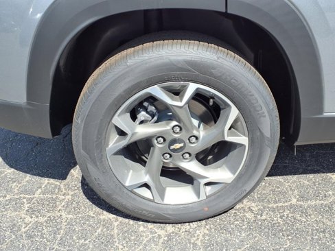 New 2025 Chevrolet Trax LT w/ Driver Confidence Package image 4