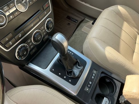 Used 2013 Land Rover LR2 image 24