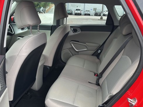 Used 2022 Kia Soul LX image 9