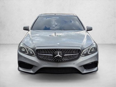 Used 2014 Mercedes-Benz E 550 4MATIC Sedan image 2