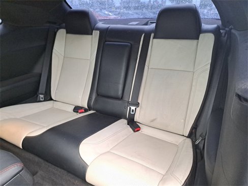 Used 2015 Dodge Challenger R/T Plus image 17