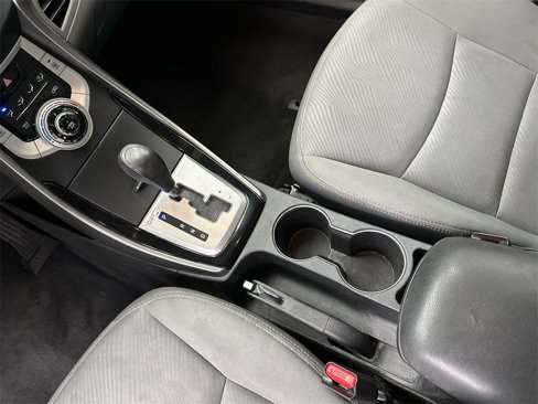 Used 2013 Hyundai Elantra GLS image 26