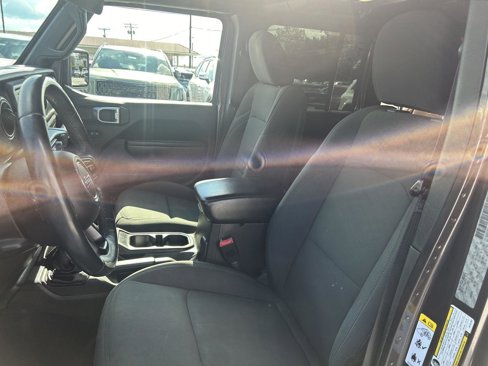 Used 2018 Jeep Wrangler Unlimited Sport S image 9