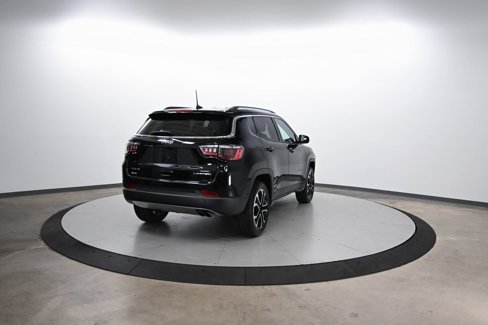 Certified 2022 Jeep Compass Limited image 6