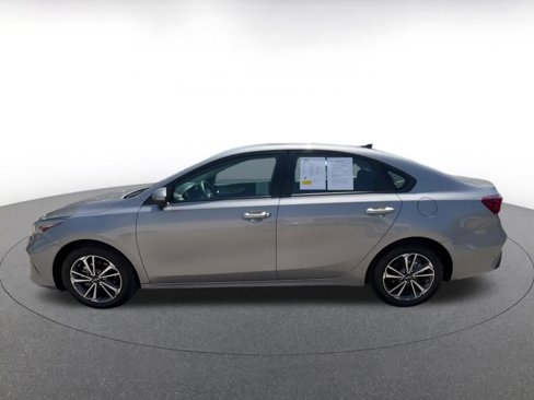 Used 2024 Kia Forte LXS image 9