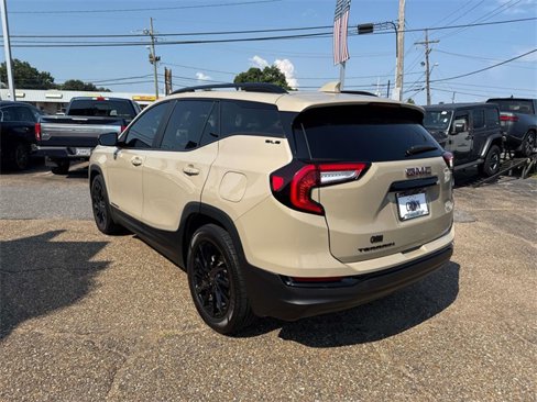 Used 2023 GMC Terrain SLE w/ Elevation Edition image 6