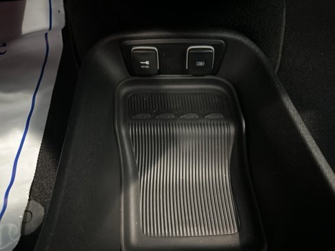 Used 2020 Chrysler Pacifica Limited image 22