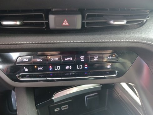 Used 2023 Buick Envision Essence image 20