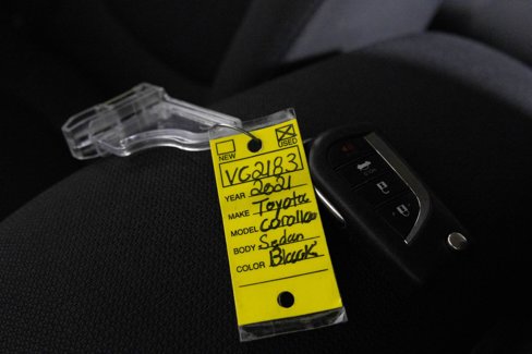Used 2021 Toyota Corolla LE image 24