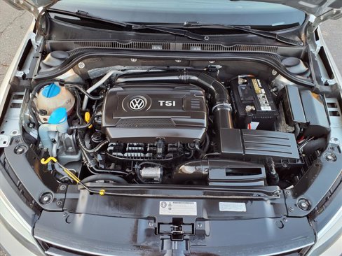 Used 2015 Volkswagen Jetta SE image 29