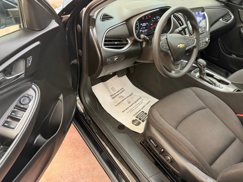 Used 2023 Chevrolet Malibu LT image 9