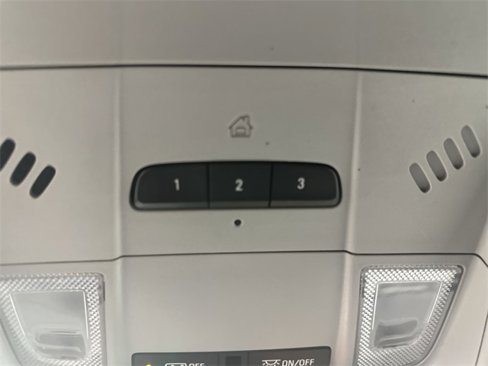 Used 2020 Chevrolet Equinox LT image 37