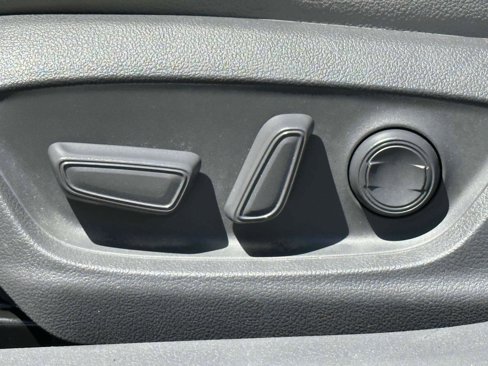 Used 2021 Toyota Camry XLE image 24