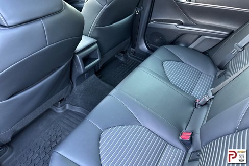 Used 2024 Toyota Camry SE image 13