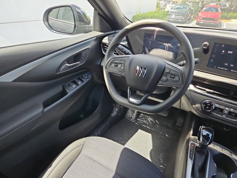 New 2025 Buick Envista Preferred image 10