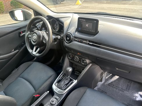 Used 2019 Toyota Yaris LE image 19