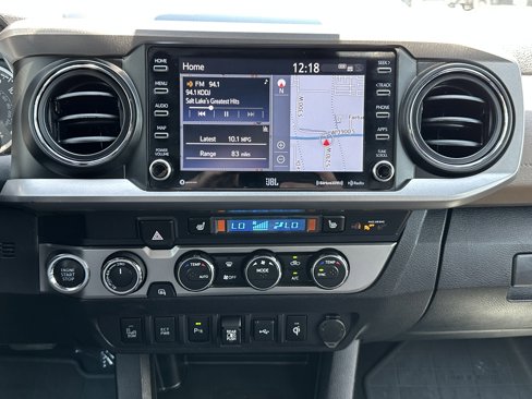 Used 2020 Toyota Tacoma Limited image 31