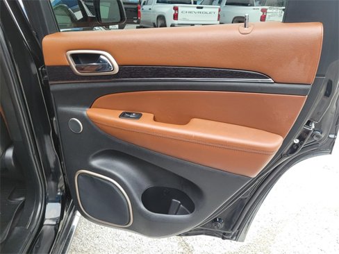 Used 2017 Jeep Grand Cherokee Summit image 10