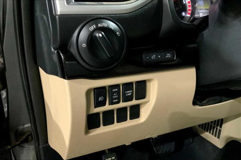 Used 2016 Nissan Titan SV image 35