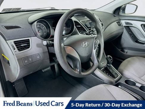 Used 2016 Hyundai Elantra SE image 11