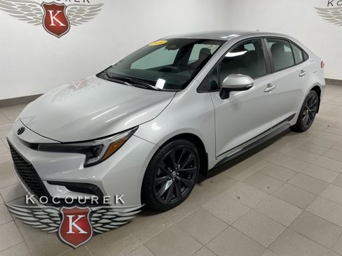 Used 2024 Toyota Corolla SE image 3
