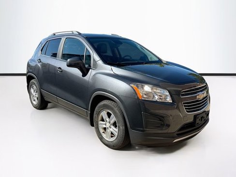 Used 2016 Chevrolet Trax LT w/ LT Convenience Package image 3