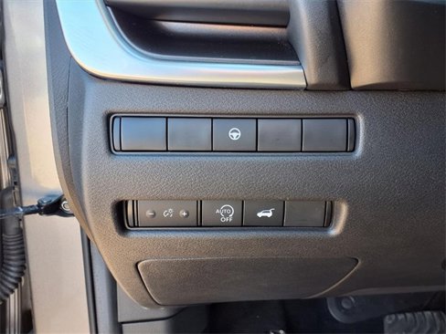 Used 2024 Nissan Rogue SV image 16