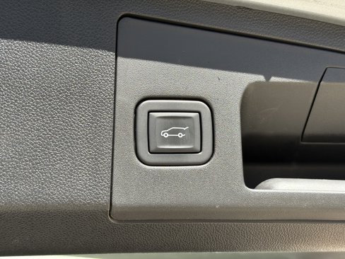 Certified 2023 Cadillac XT4 Premium Luxury w/ Technology Package image 10