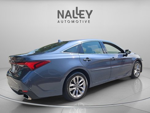Used 2019 Toyota Avalon XLE image 5