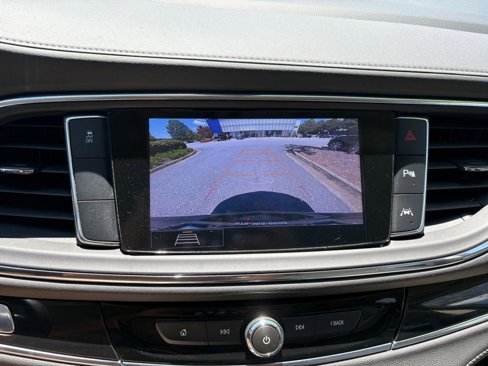 Used 2020 Buick Enclave Premium w/ Sun and Sites Package image 31