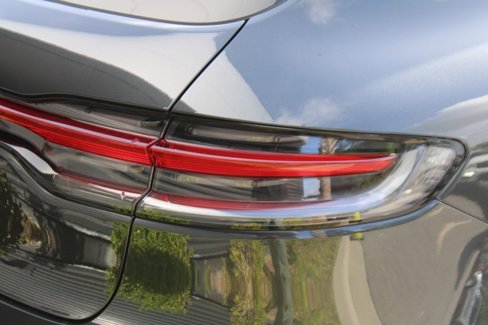Certified 2024 Porsche Macan image 12