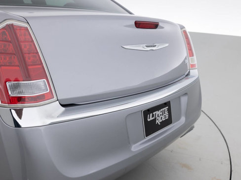 Used 2014 Chrysler 300 w/ Wheels & Beats Group image 16