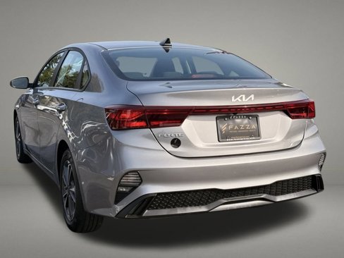 Used 2024 Kia Forte LXS image 3
