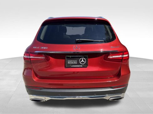 Used 2018 Mercedes-Benz GLC 300 4MATIC image 4