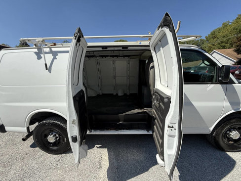 Used 2014 Chevrolet Express 3500 image 19