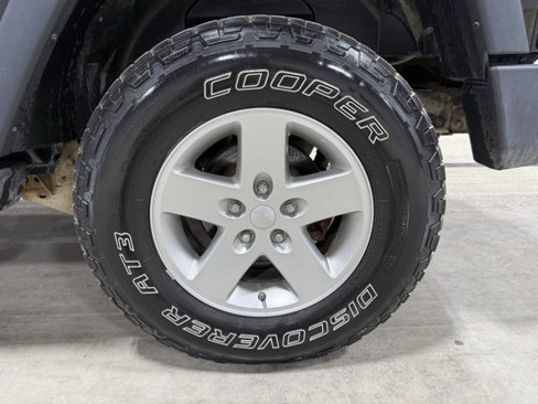 Used 2018 Jeep Wrangler Sport image 34