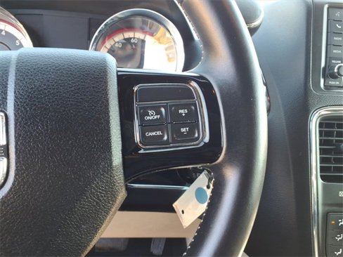 Used 2017 Dodge Grand Caravan SXT image 18