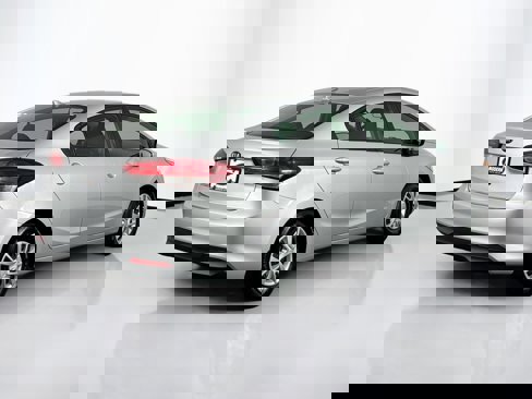 Used 2018 Kia Forte LX image 11