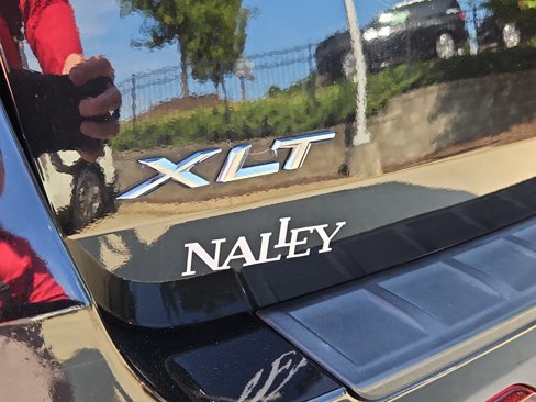 Used 2020 Ford Explorer XLT image 34