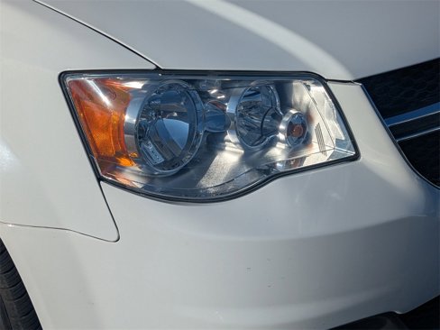 Used 2019 Dodge Grand Caravan SXT image 10